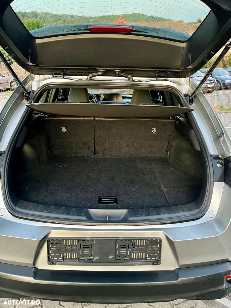 Lexus UX 250h (E-FOUR) Business Edition - 6