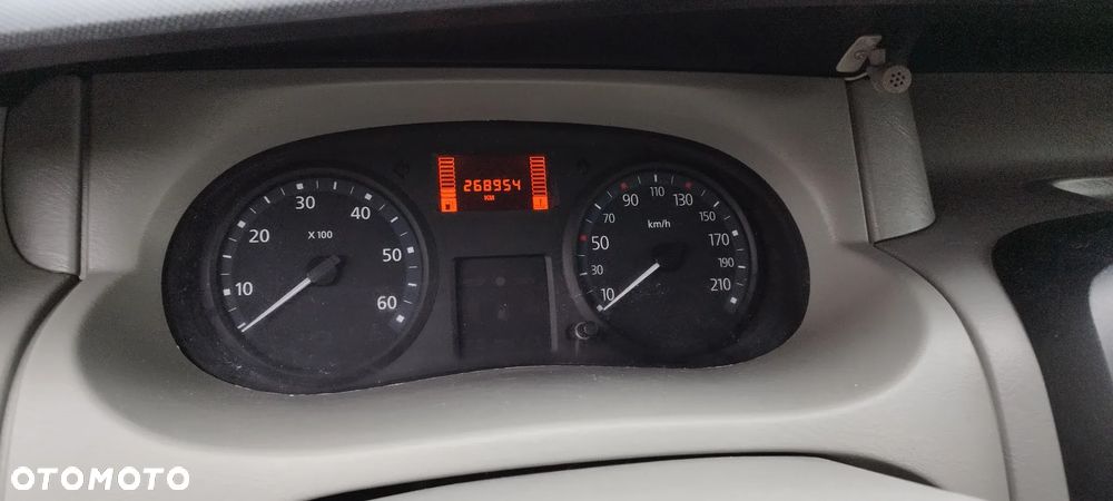 Renault Trafic - 10