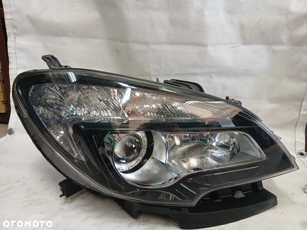 Opel Mokka 2012- Reflektor Przód Przedni Prawy Xenon 95095503 Europa - 1