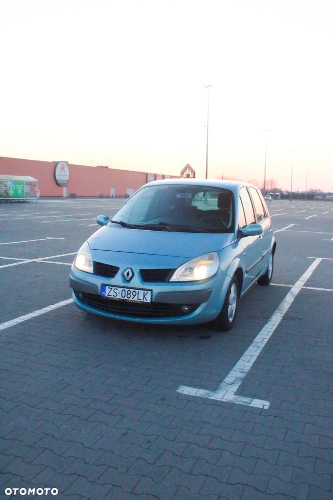 Renault Scenic 1.6 16V Confort Expression - 11
