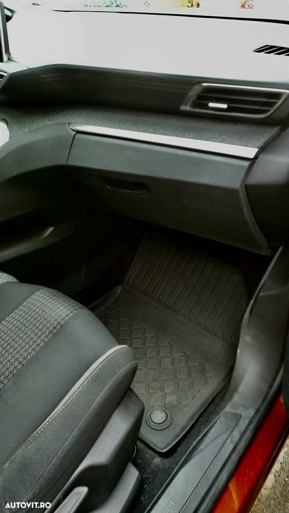 Peugeot 3008 1.6 BlueHDI S&S EAT6 Allure - 11