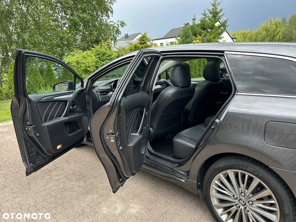 Toyota Avensis - 28
