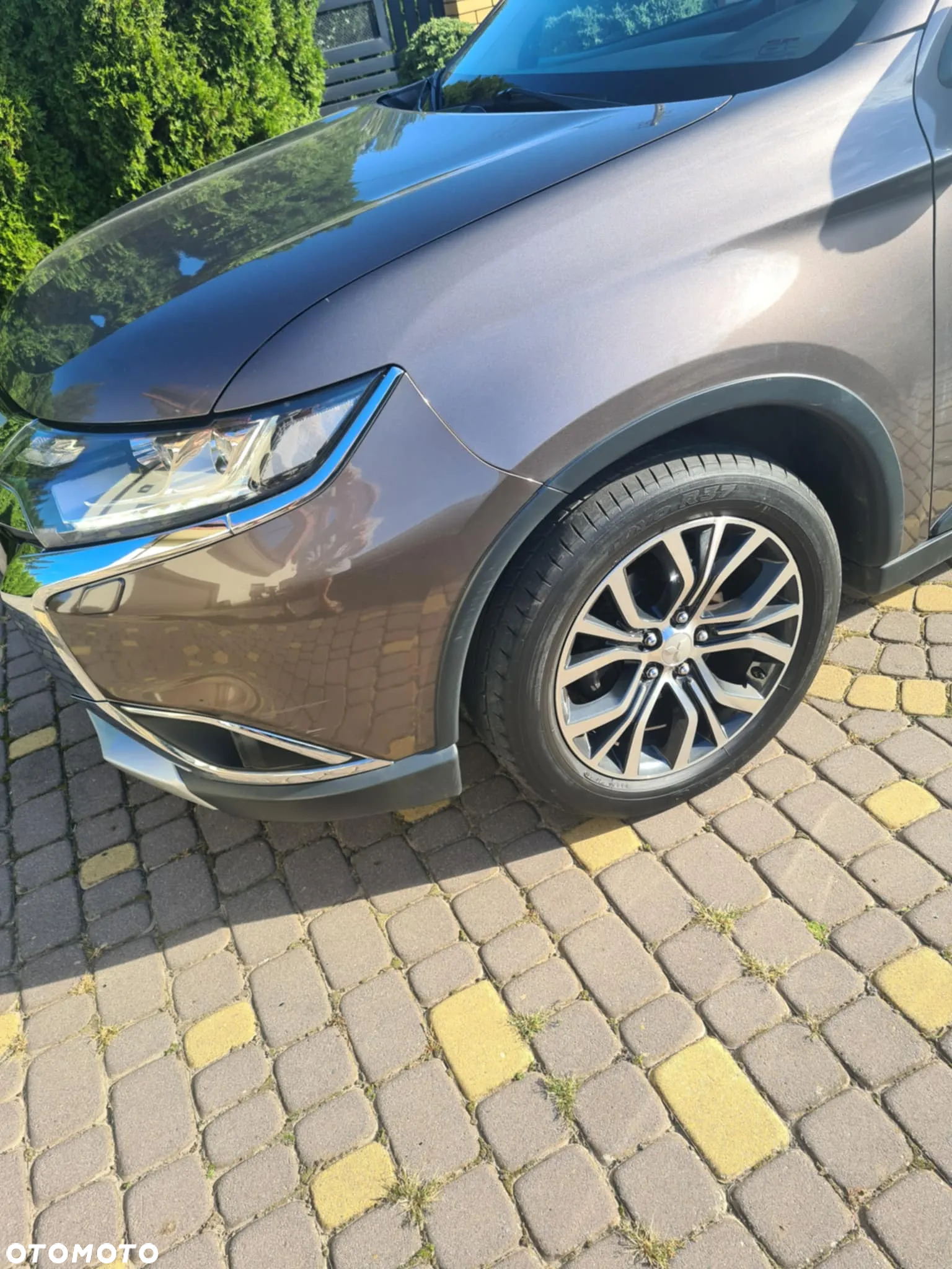 Mitsubishi Outlander 2.0 Intense + Navi 4WD CVT - 21