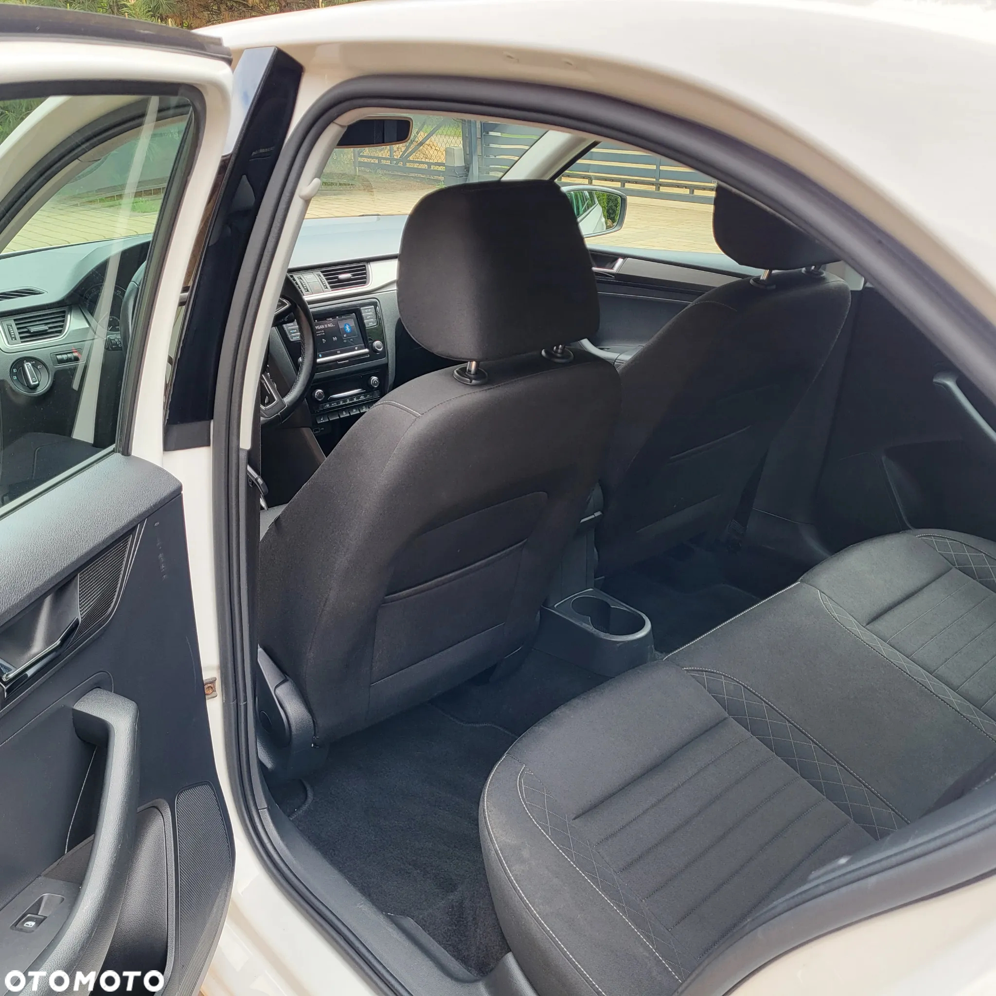 Skoda RAPID - 12