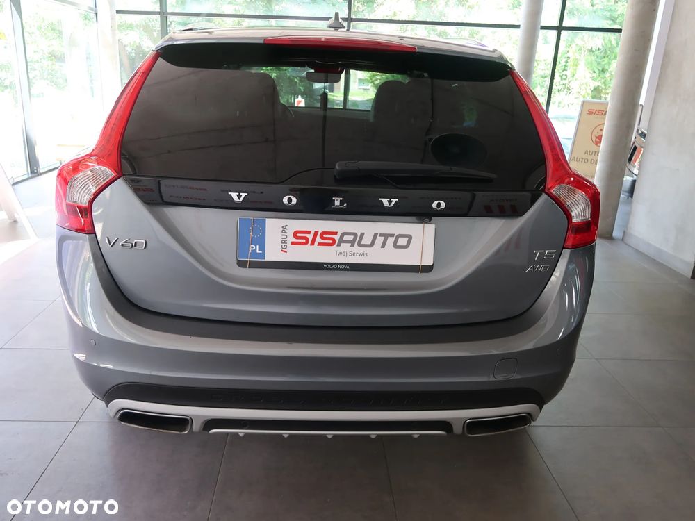 Volvo V60 Cross Country T5 AWD Geartronic - 4