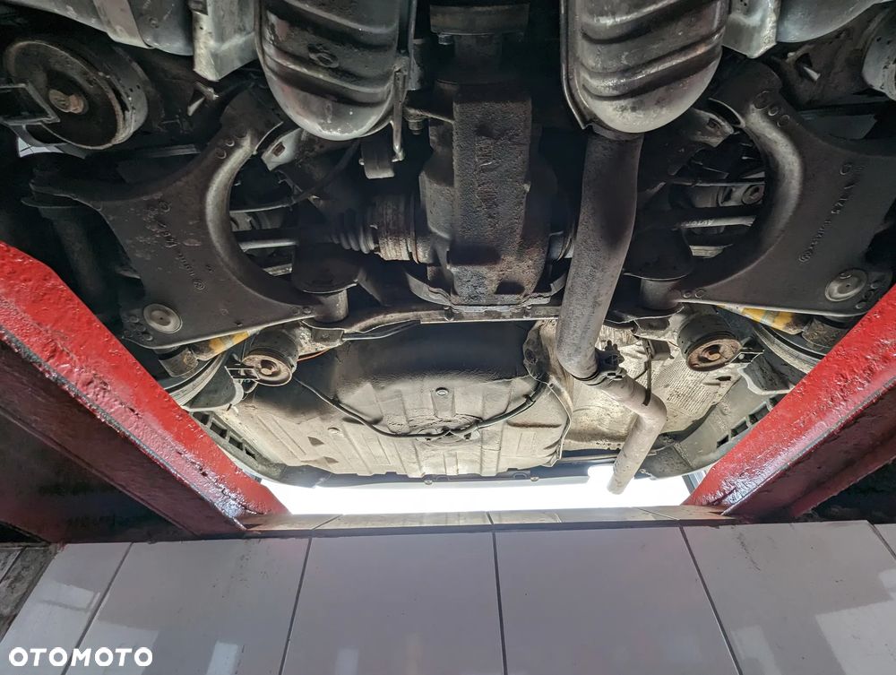 BMW Seria 5 - 16