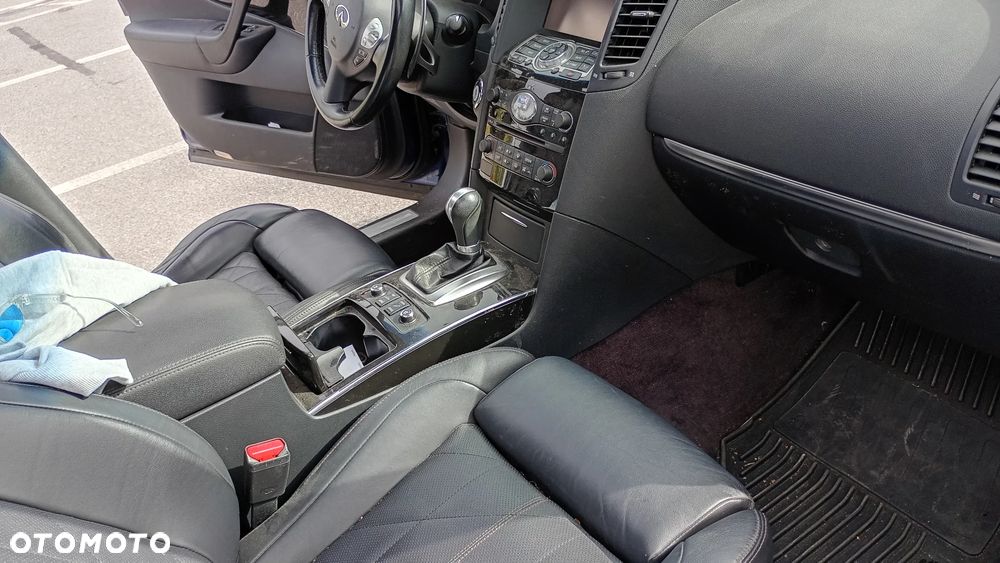 Infiniti QX70 3.7 S Premium - 11