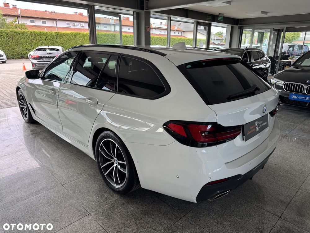 BMW Seria 5 520d xDrive mHEV M Sport sport - 9