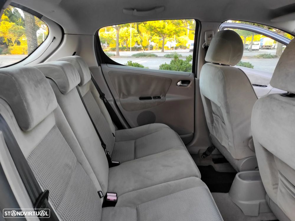 Peugeot 207 1.4 16V Trendy - 11