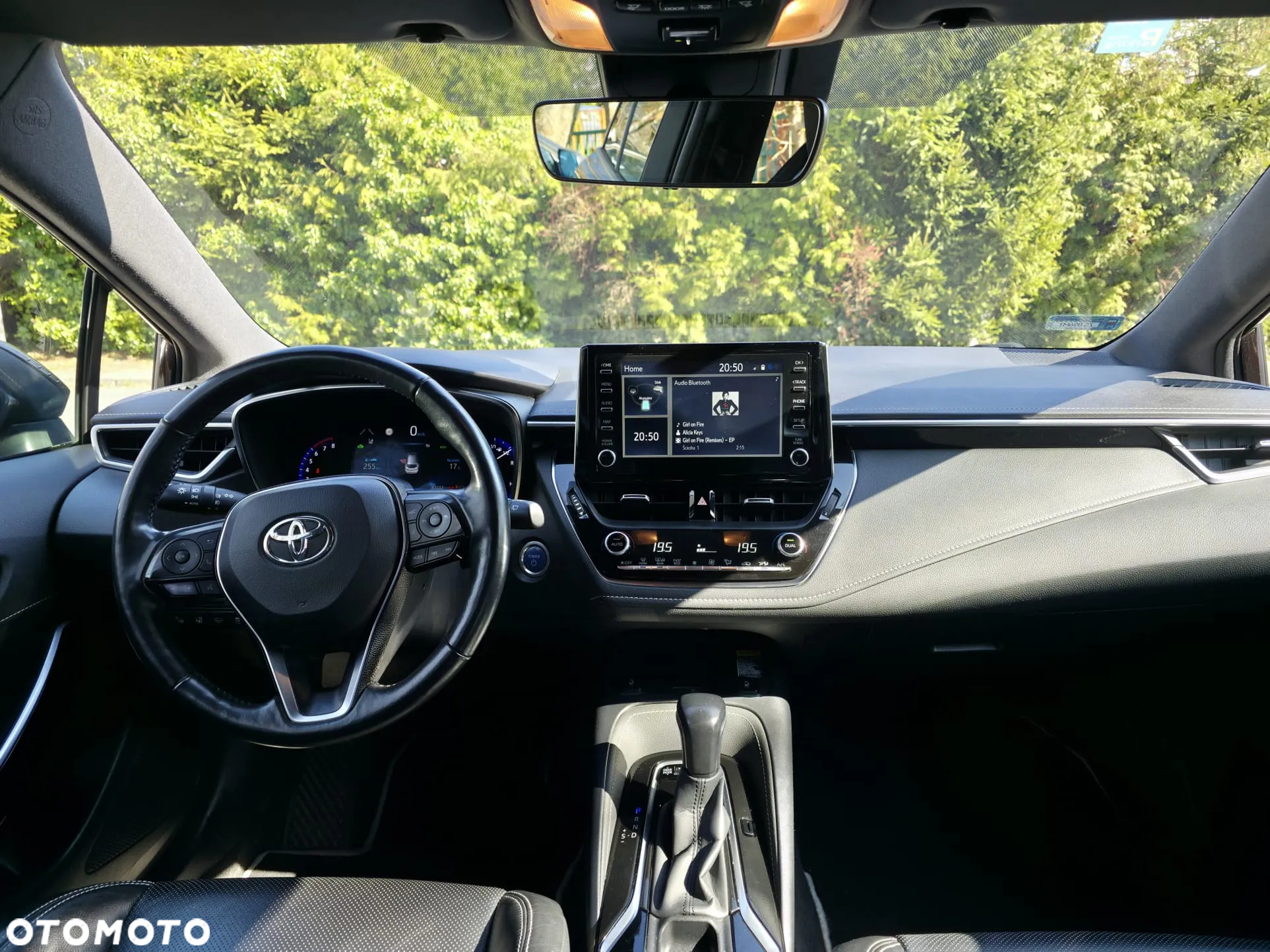Toyota Corolla 2.0 Hybrid Executive - 9