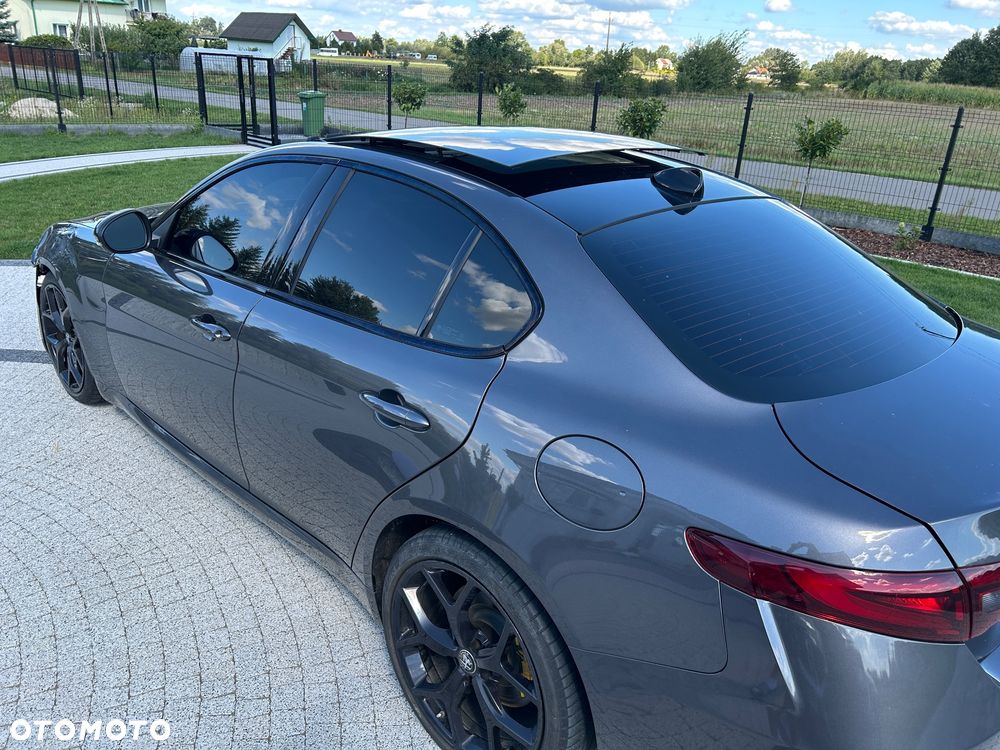 Alfa Romeo Giulia - 17