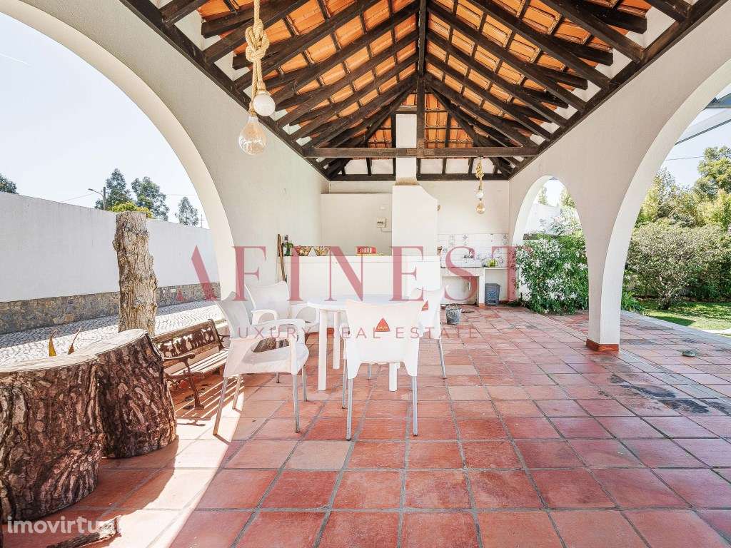 MORADIA T6 EM ALBARRAQUE | LOTE 2.500 m² | JUNTO À QUINTA DA BELOURA - Grande imagem: 2/60