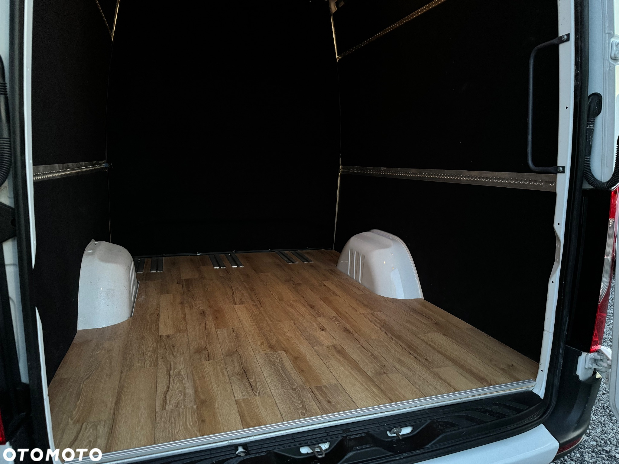 Mercedes-Benz Sprinter - 22