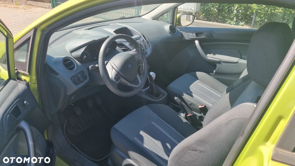 Ford Fiesta - 8