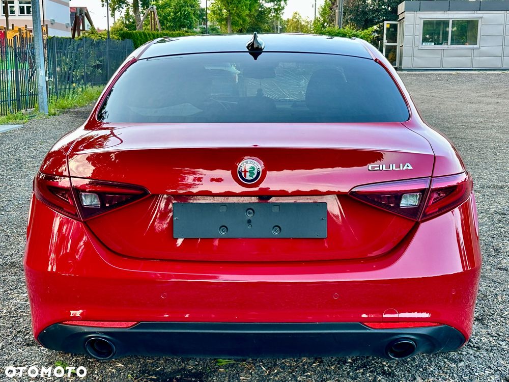 Alfa Romeo Giulia 2.0 Turbo - 10
