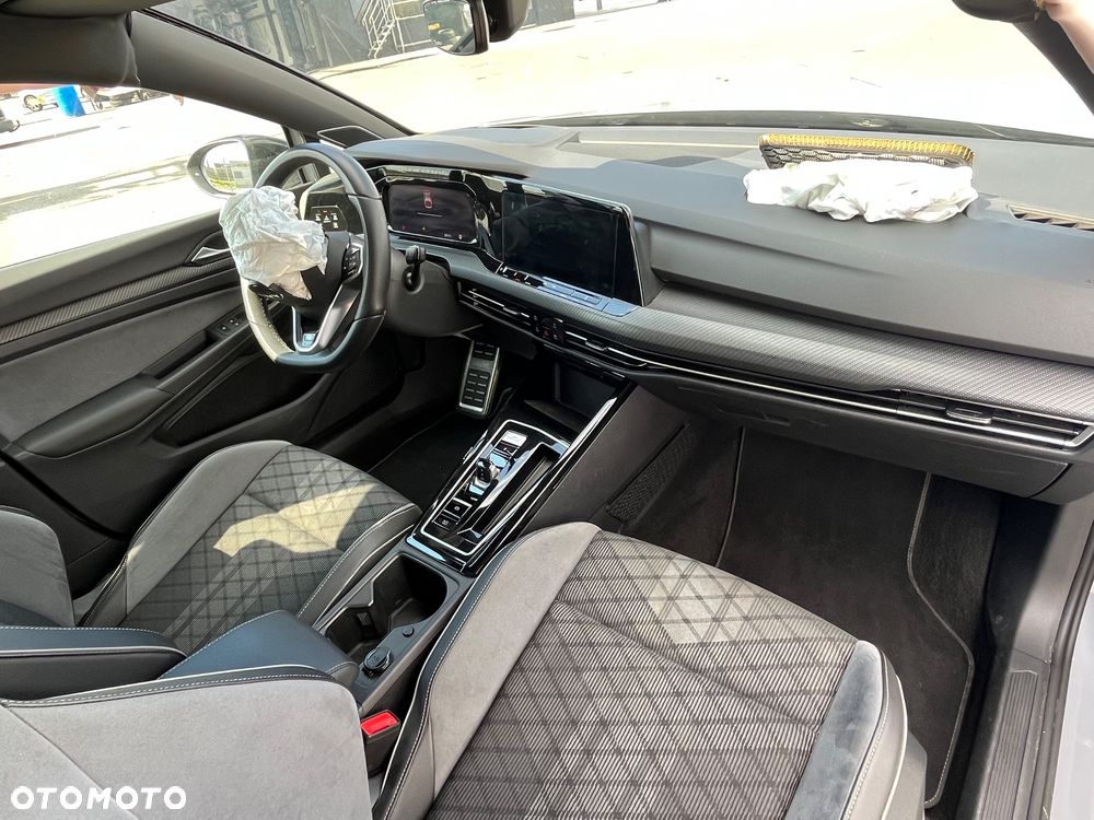 Volkswagen Golf 1.5 eTSI OPF DSG R-Line - 17