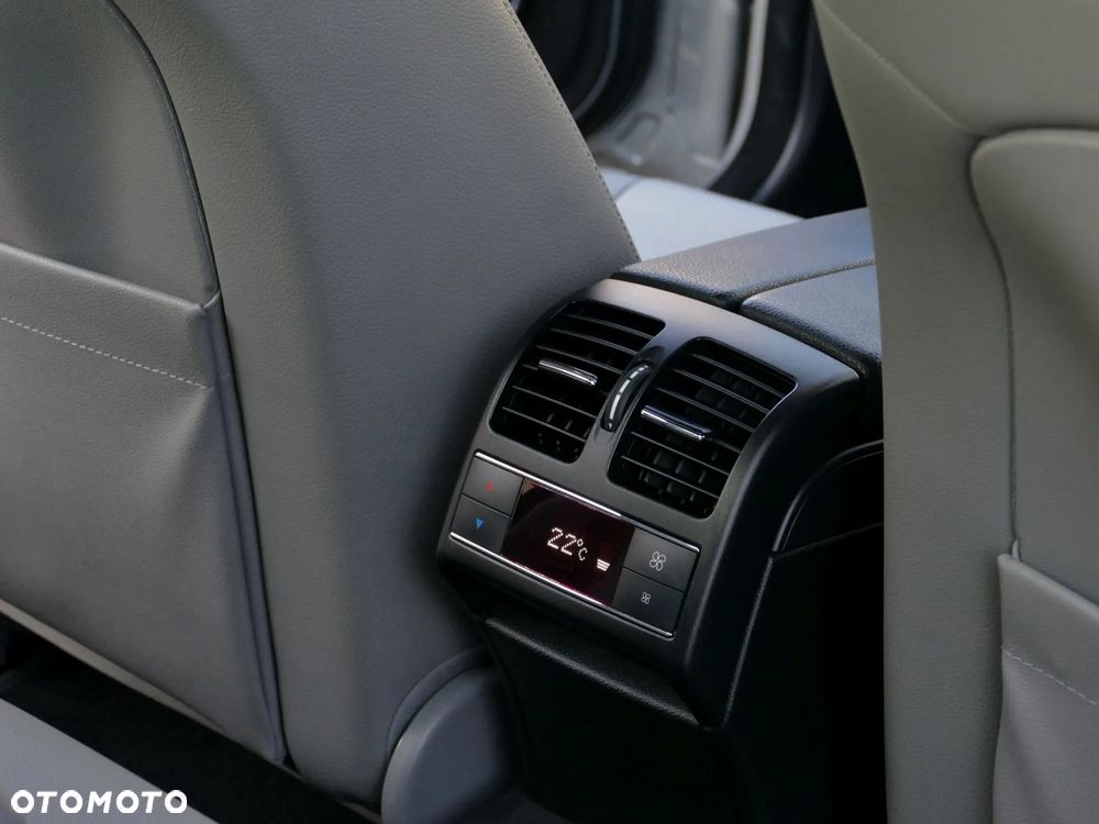 Mercedes-Benz Klasa C 350 4Matic 7G-TRONIC Avantgarde - 19