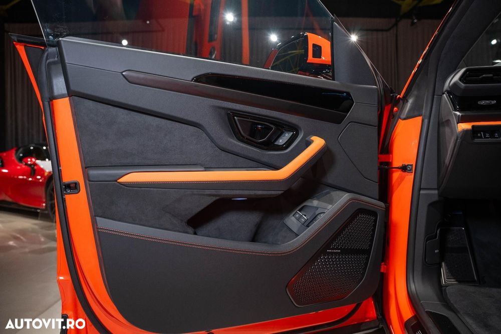 Lamborghini URUS - 38