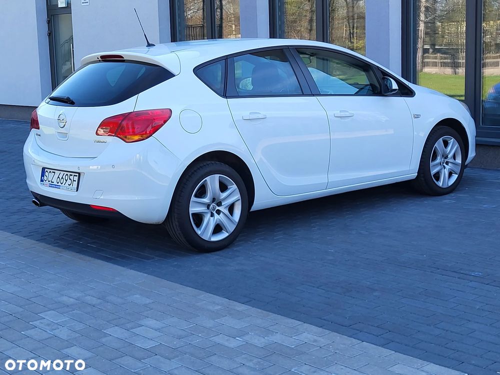 Opel Astra 1.4 Turbo - 4