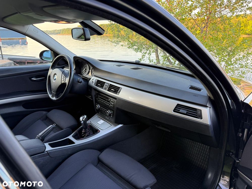 BMW Seria 3 318d DPF - 17