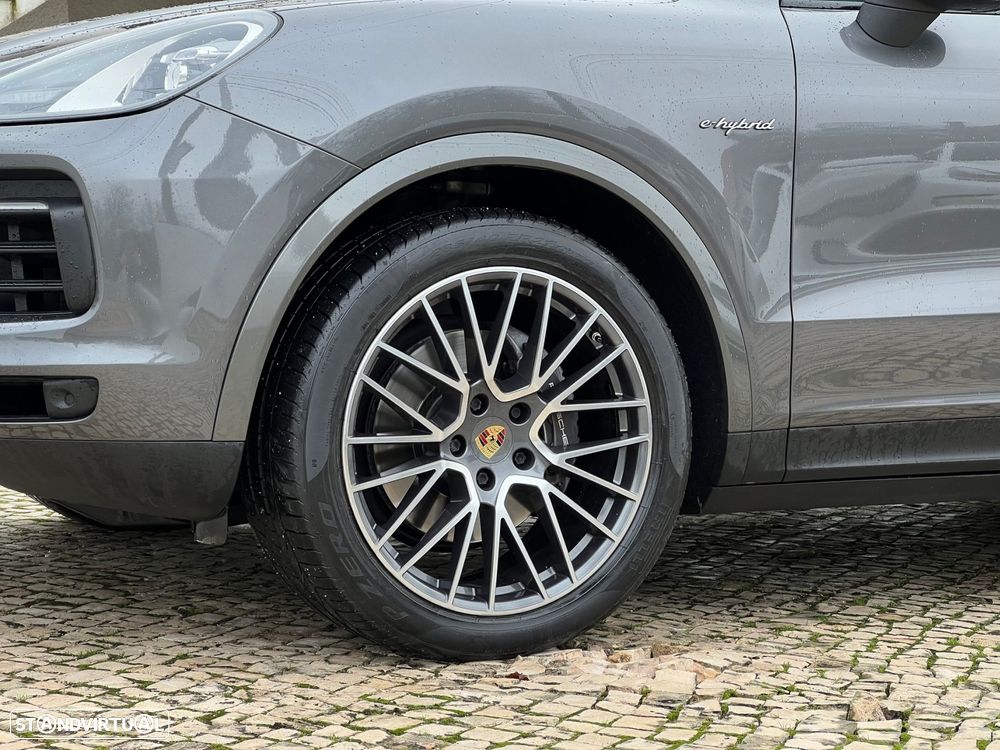 Porsche Cayenne Coupé E-Hybrid Platinum Edition - 16