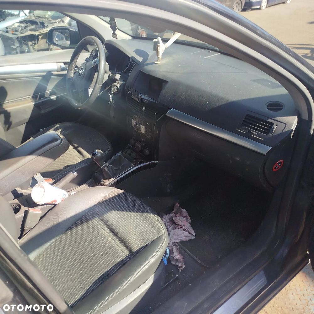 Opel Astra H na części . - 4