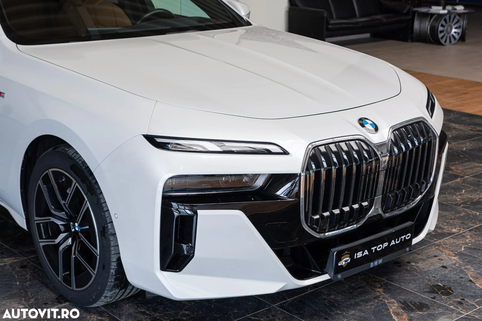 BMW Seria 7 740d xDrive MHEV - 14
