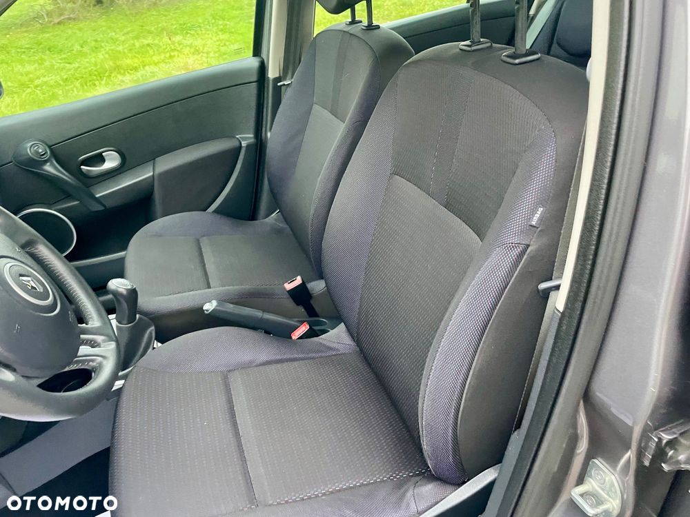 Renault Clio 1.2 16V Authentique - 26