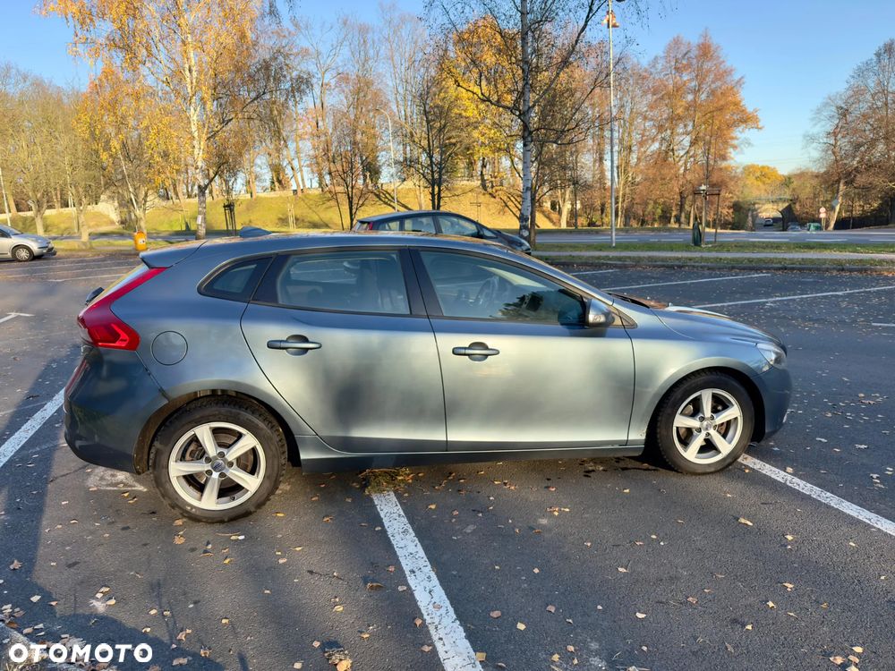 Volvo V40 D2 Momentum - 4
