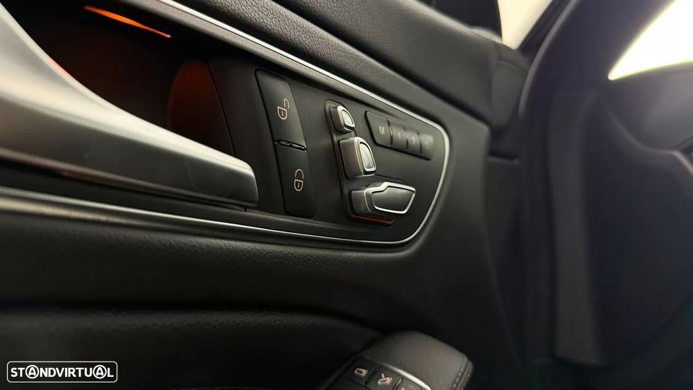 Mercedes-Benz CLA 45 AMG 4Matic 7G-DCT - 34