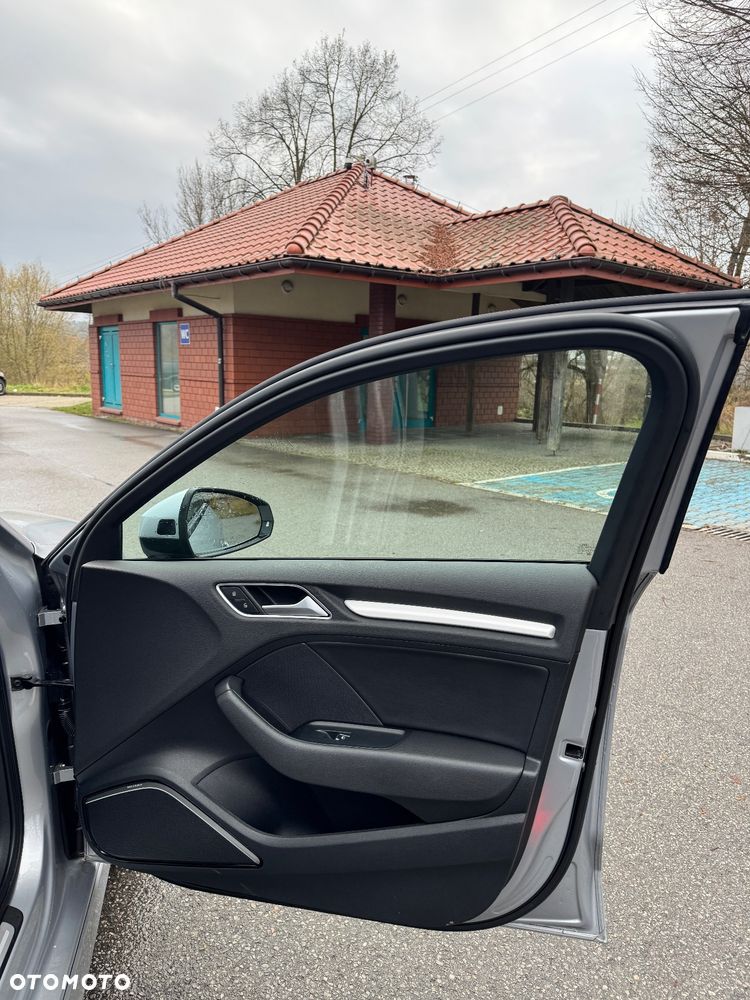 Audi S3 S tronic - 22