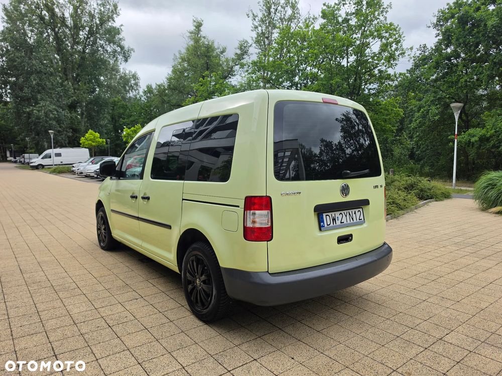 Volkswagen Caddy 1.6 Life Colour Concept - 7
