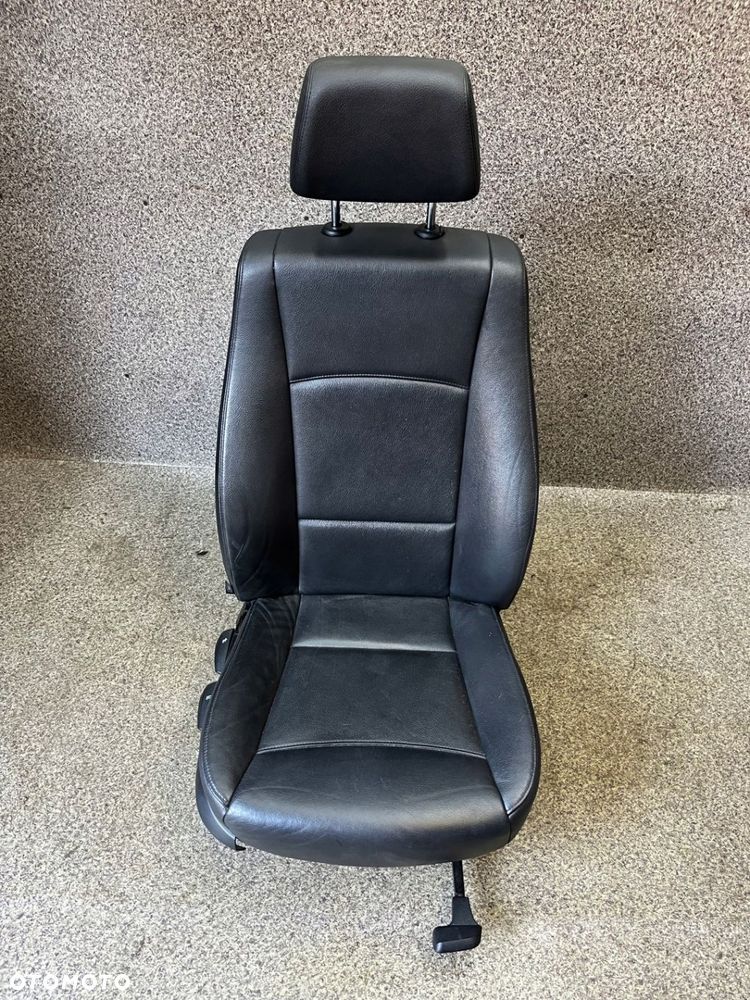 Fotel pasazera prawy przod przedni skora czarna BMW X1 E84 - 1