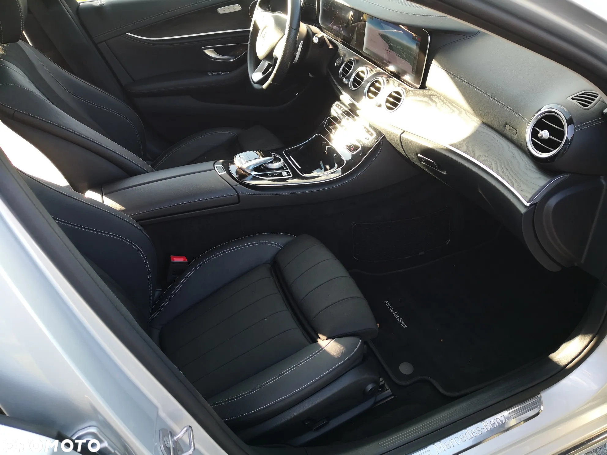 Mercedes-Benz Klasa E 220 d T 9G-TRONIC Avantgarde - 27