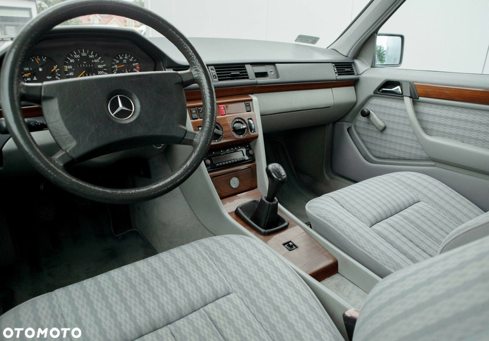 Mercedes-Benz W124 (1984-1993) - 21