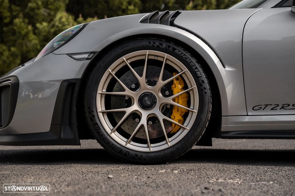 Porsche 911 (991) GT2 RS - 10