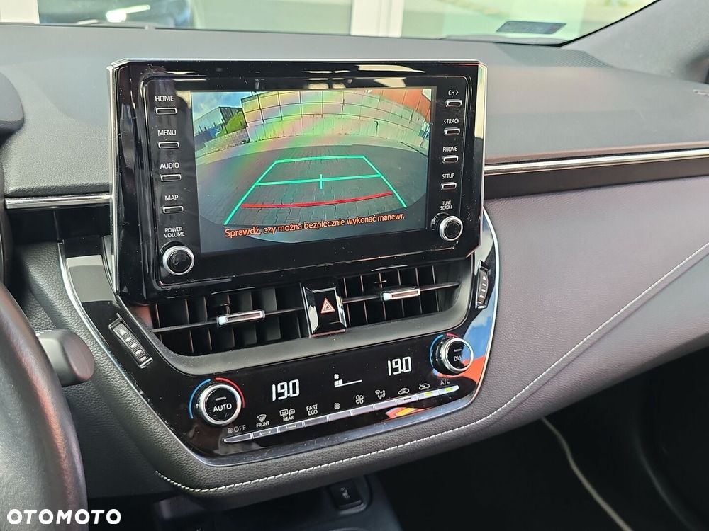 Toyota Corolla 1.8 Hybrid Comfort - 23