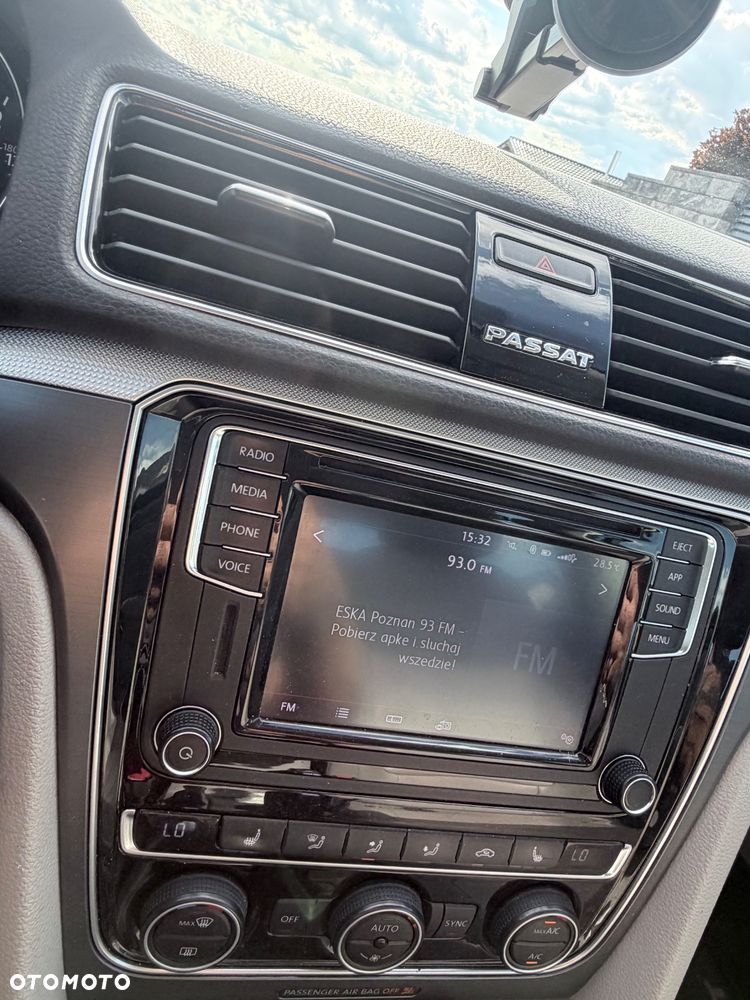 Volkswagen Passat - 18