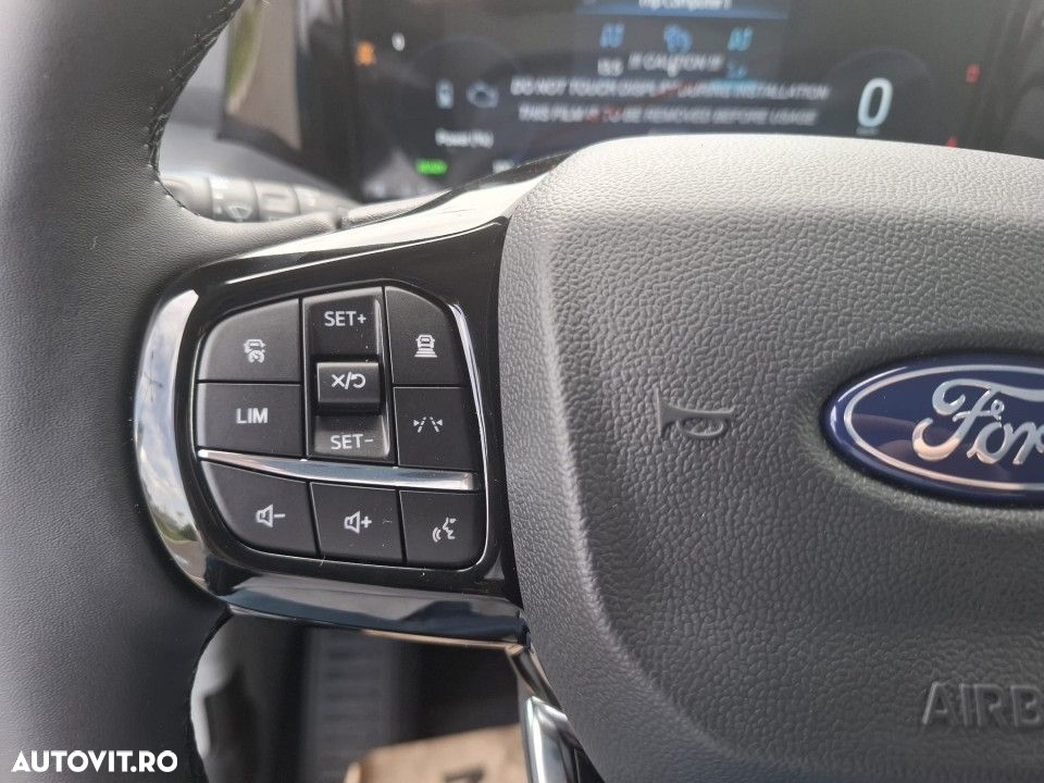 Ford Tourneo Custom - 11