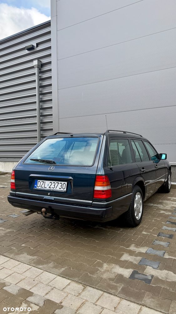 Mercedes-Benz W124 (1984-1993) - 12