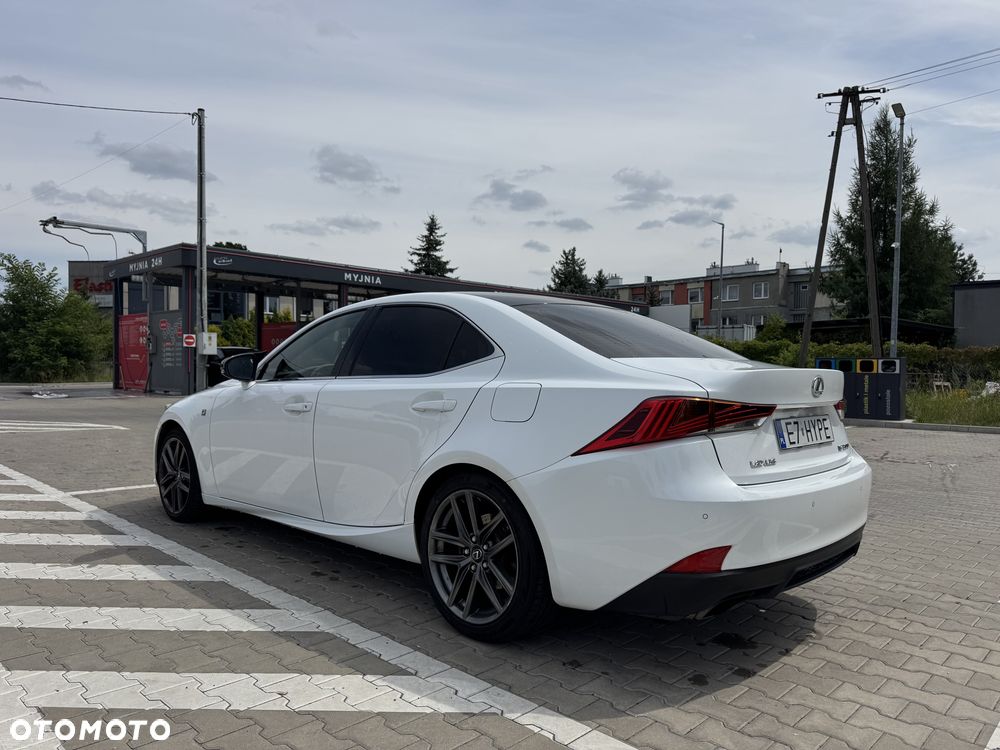 Lexus IS 200t / 300 F Sport - 5