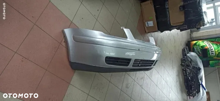 VW Bora zderzak przedni  srebrna KOD. lakieru LA7W - 2