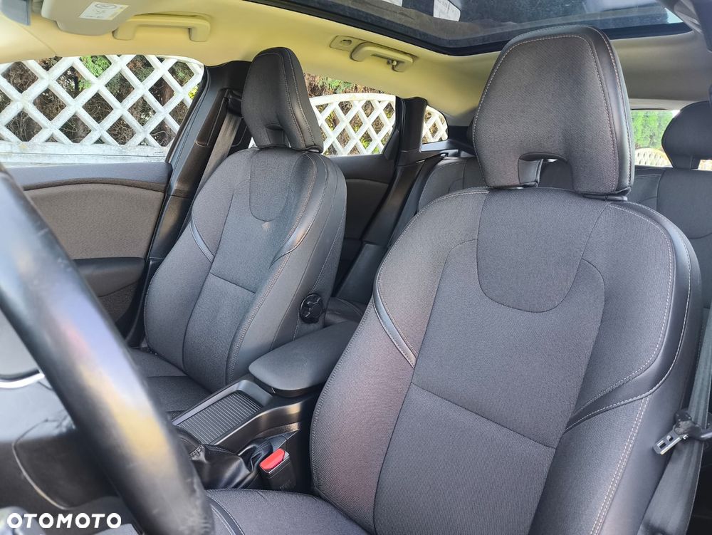 Volvo V40 D3 Momentum - 14
