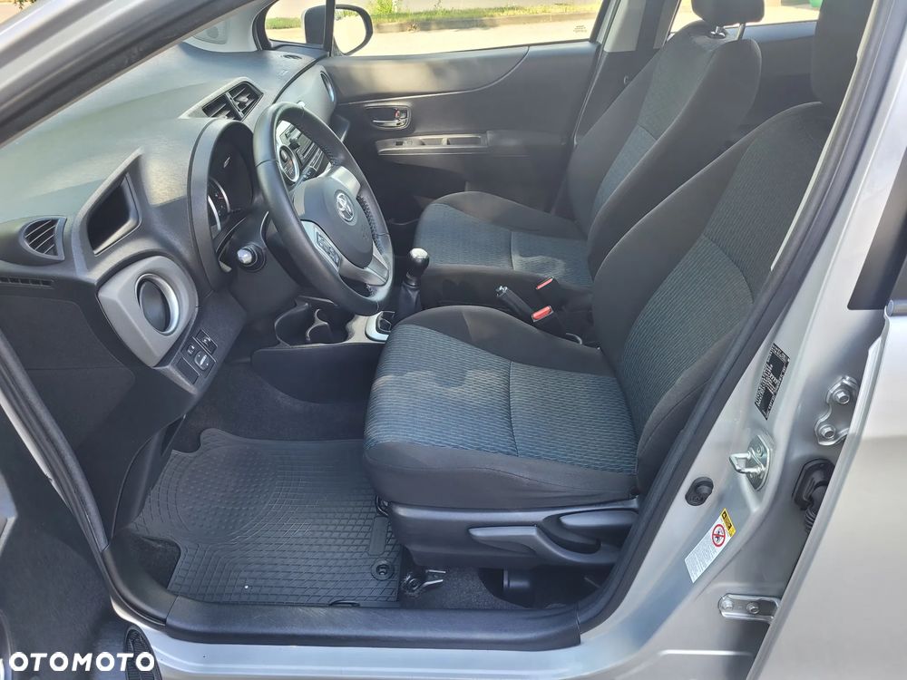 Toyota Yaris 1.0 Sol - 10