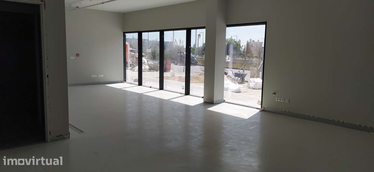 Loja / Showroom Nova com 80 m² na Zona Industrial da Maia - Grande imagem: 5/16