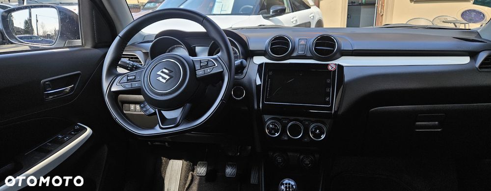 Suzuki Swift 1.2 Premium Plus - 35