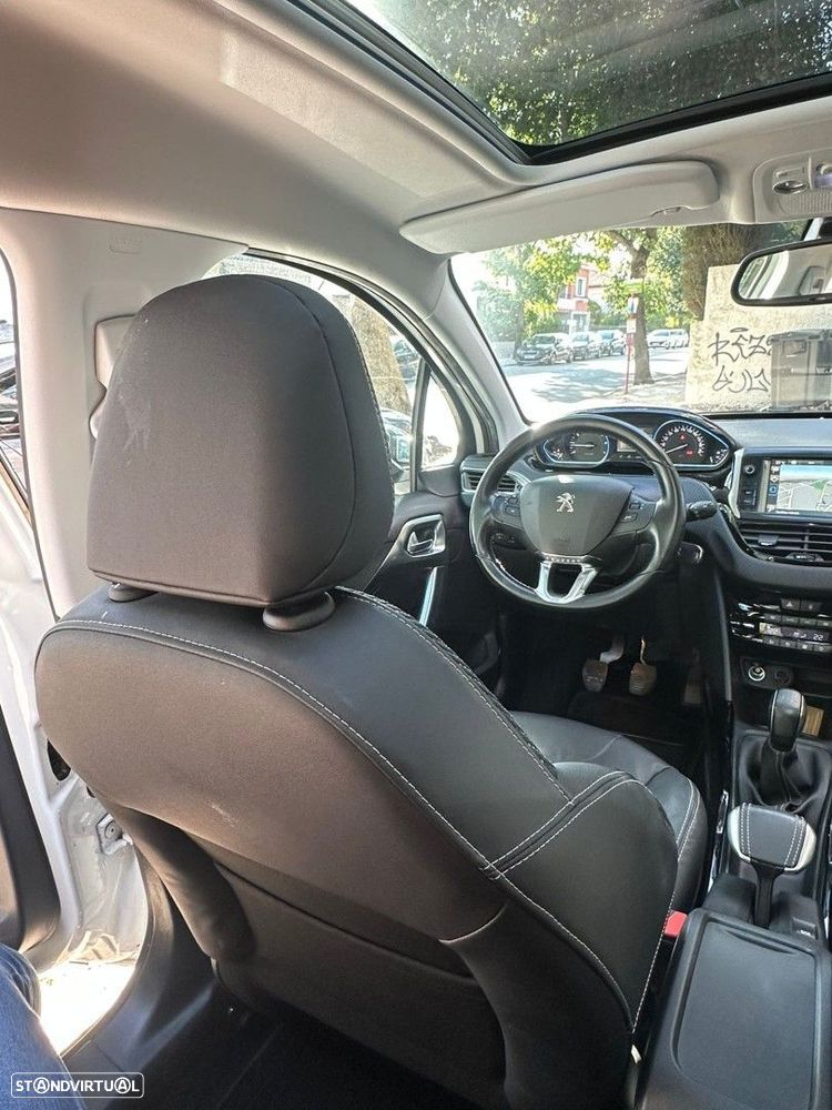 Peugeot 2008 1.2 PureTech Allure - 8