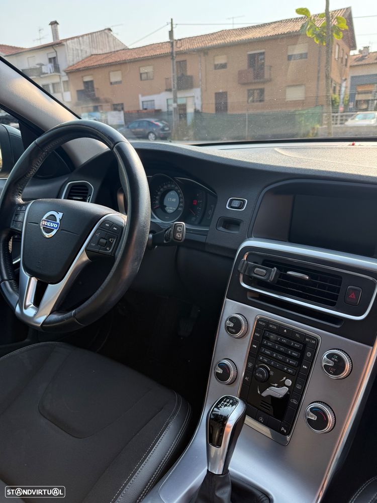 Volvo V60 2.0 D2 R-Design - 12