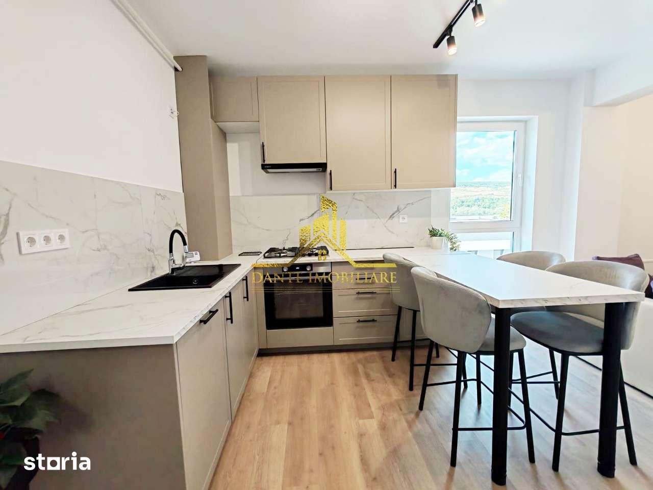 3 camere, ultrafinisat, modern, bloc nou, balcon, parcare, Floresti — fotografia 3
