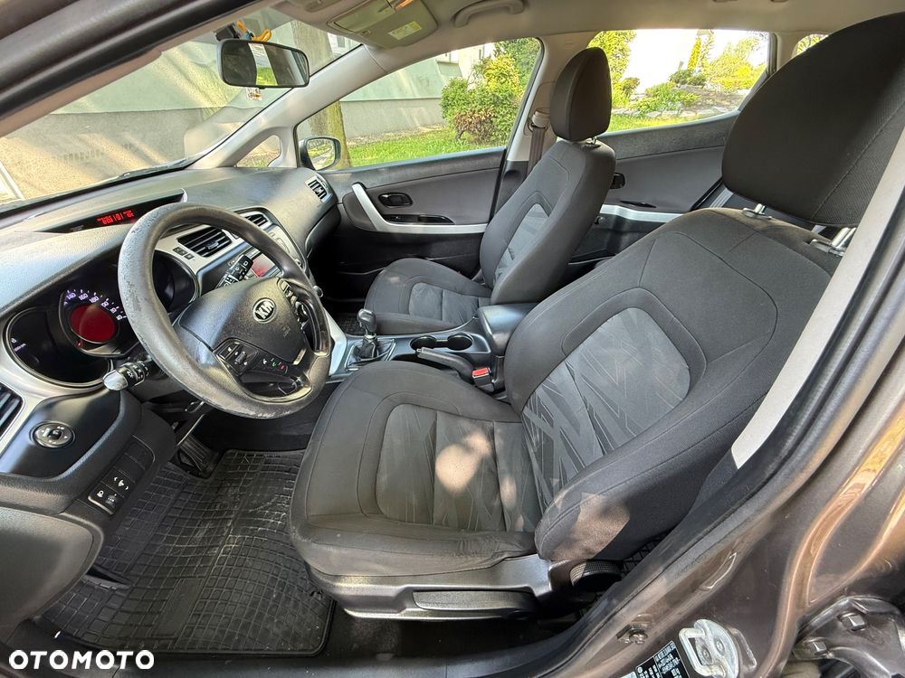 Kia Ceed 1.6 GDI Edition 7 - 10
